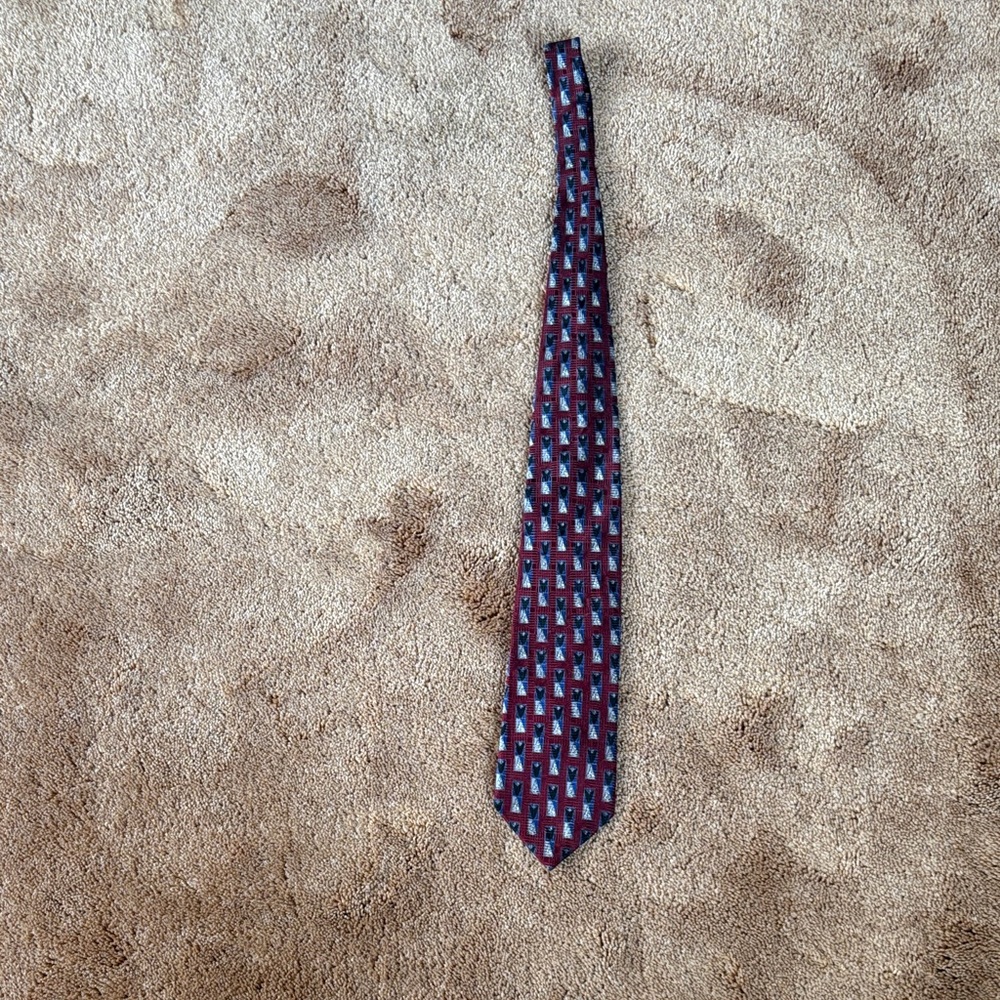Classic Patterned Men's Tie in Red and Blue